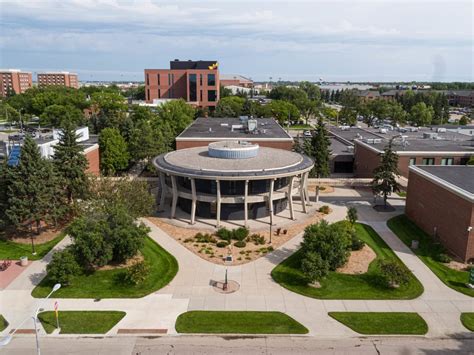 Ndsu university - North Dakota State University is distinctive as a student-focused, land-grant, research university. We are a top-ranked R1 institution, providing affordable access to an excellent education that combines teaching and research in a rich learning environment. We educate leaders who solve national and global challenges – our graduates shape a ...